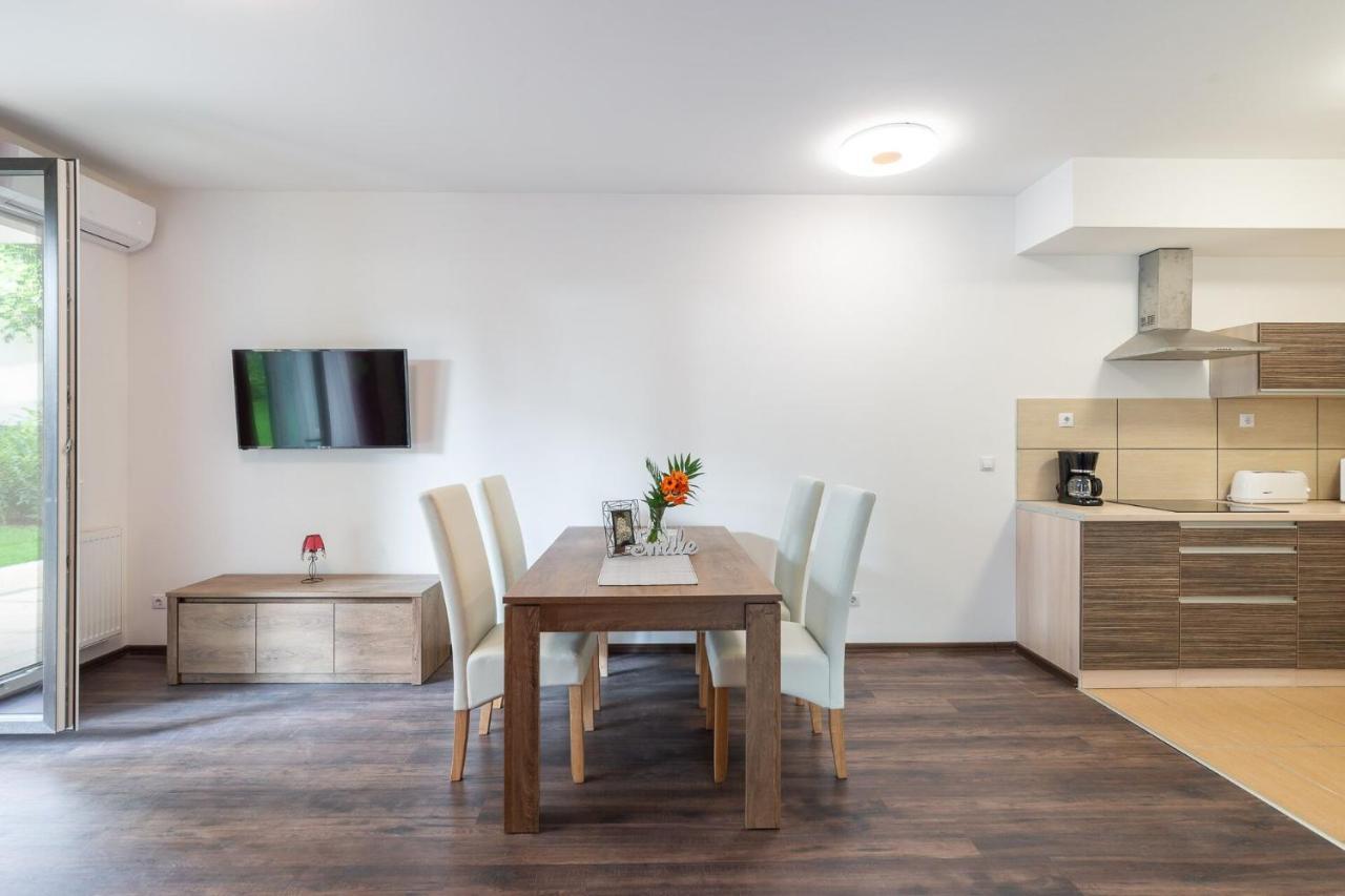 Corvin Residence Apartments Budapest Exterior photo